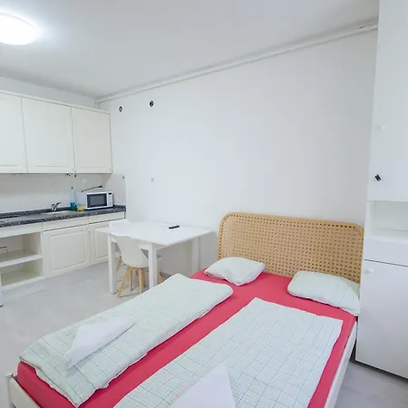 Trzaska With Free Parking * 류블랴나